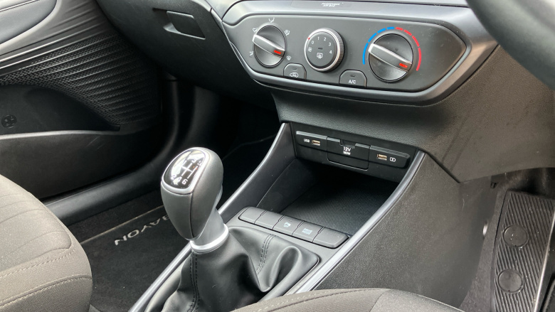 Hyundai BAYON 1.0 TGDi 48V MHEV SE Connect 5dr Petrol Hatchback